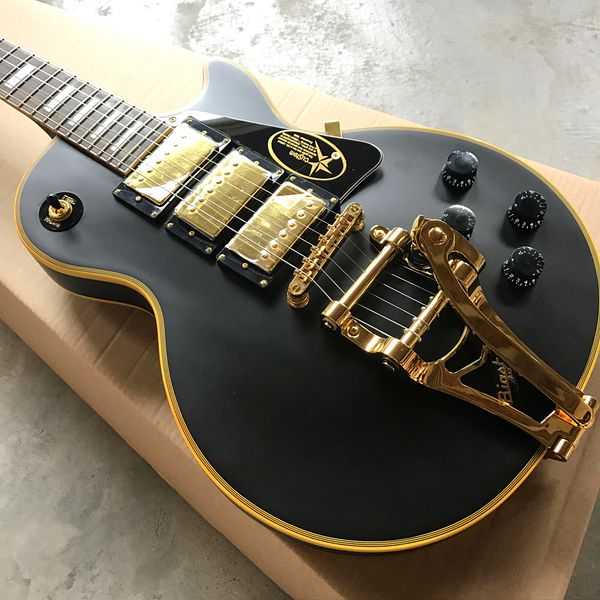 wholesale custom shop black electric guitar rosewood finger. golden hardware, golden jazz 3 pickup
wholesale custom shop black electric guitar rosewood finger. golden hardware, golden jazz 3 pickup