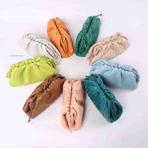 designer bag venetas bag handheld woven soft skin dumpling personalized style oblique straddle cloud pouch 71yr
designer bag venetas bag handheld woven soft skin dumpling personalized style oblique straddle cloud pouch 71yr