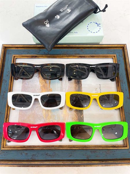Fashion top OFF W sunglasses style square street photo INS hip-hop with logo box
Fashion top OFF W sunglasses style square street photo INS hip-hop with logo box