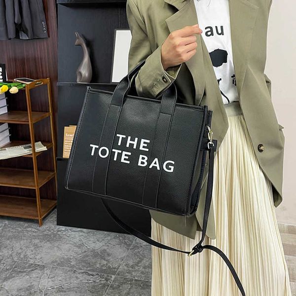 new high capacity printed women's tote bag tote bag one shoulder handheld crossbody bag for women
new high capacity printed women's tote bag tote bag one shoulder handheld crossbody bag for women