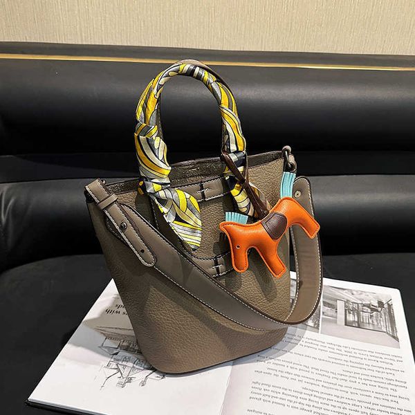 luxury picotin lock bag summer 2023 new togo pig nose vegetable basket fashion versatile commuting one shoulder portable bucket bags ydp1
luxury picotin lock bag summer 2023 new togo pig nose vegetable basket fashion versatile commuting one shoulder portable bucket bags ydp1