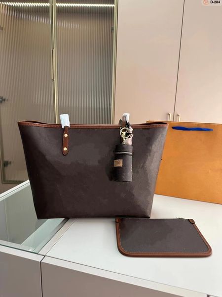 2023 new classic designer's minimalist design for medieval shopping bags, with a rich retro style and effortless pairing with handbags
2023 new classic designer's minimalist design for medieval shopping bags, with a rich retro style and effortless pairing with handbags