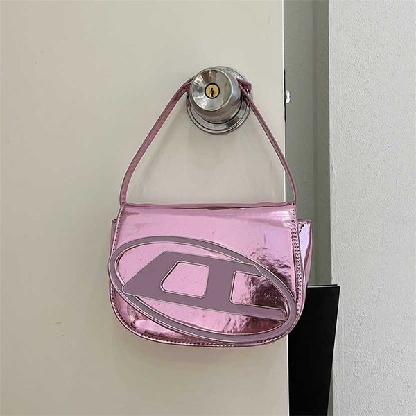 60% off designer new shoulder women's underarm bright face crossbody large capacity small square bag factory fashion style
60% off designer new shoulder women's underarm bright face crossbody large capacity small square bag factory fashion style