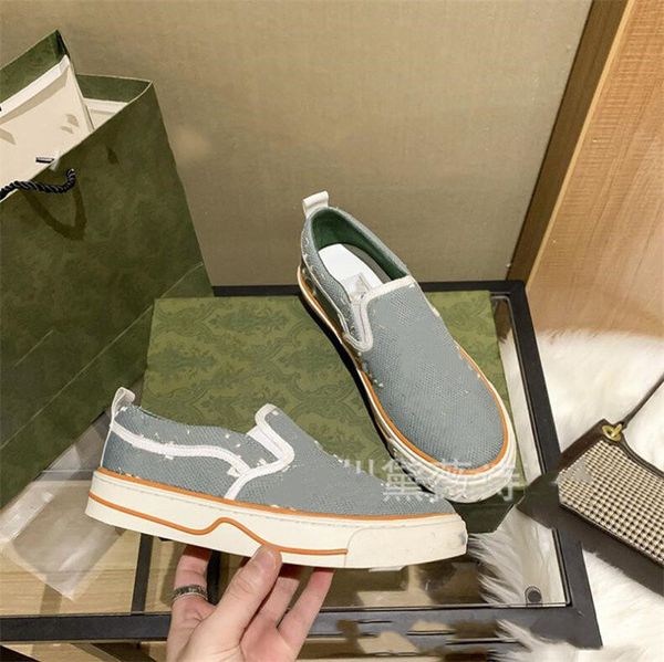 2023 classics designer canvas shoes fashion women's sandals slippers leather thick heeled shoes 35-40 luxury atmosphere aaa, Black
2023 classics designer canvas shoes fashion women's sandals slippers leather thick heeled shoes 35-40 luxury atmosphere aaa, Black