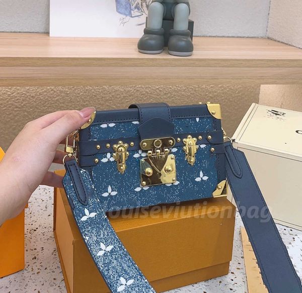 designer luxury shoulder bag woman handbag cosmetic case boxbag clutch fashion women messenger purse crossbody pochette petite malle souple
designer luxury shoulder bag woman handbag cosmetic case boxbag clutch fashion women messenger purse crossbody pochette petite malle souple