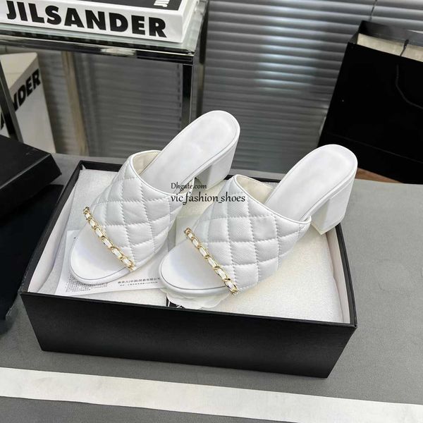 7a 2023 new fashion designer sandals leather platform rhombic chain slippers women ccity slide classic flip-flops summer slippers ashfasjhf, Black
7a 2023 new fashion designer sandals leather platform rhombic chain slippers women ccity slide classic flip-flops summer slippers ashfasjhf, Black