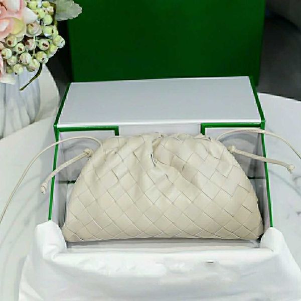 designer bag venetas bag cloud woven pouch handbag exquisite sheepskin hand-woven women's bag messenger bag cloud pouch fu56
designer bag venetas bag cloud woven pouch handbag exquisite sheepskin hand-woven women's bag messenger bag cloud pouch fu56