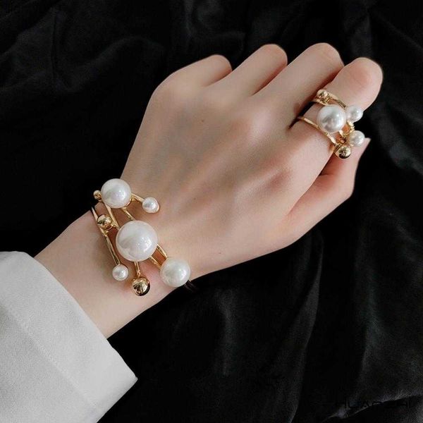 huanzhi 2020 new geometry irregular large pearl double layer hollow out bangle bracelet for women girls party jewelry gift l230704, Black
huanzhi 2020 new geometry irregular large pearl double layer hollow out bangle bracelet for women girls party jewelry gift l230704, Black
