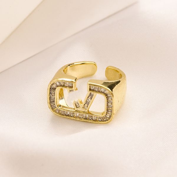 

Classic Micro Pave Letter V Ring 18K Gold Brass Rings Jewelry for Lovers Gift