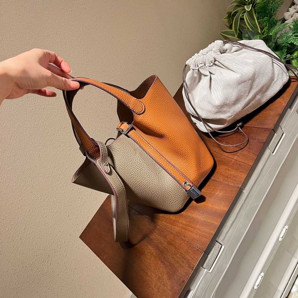 luxury picotin lock bag new 2023 handbag women's bucket summer simulated leather crossbody colored vegetable basket uvpd
luxury picotin lock bag new 2023 handbag women's bucket summer simulated leather crossbody colored vegetable basket uvpd