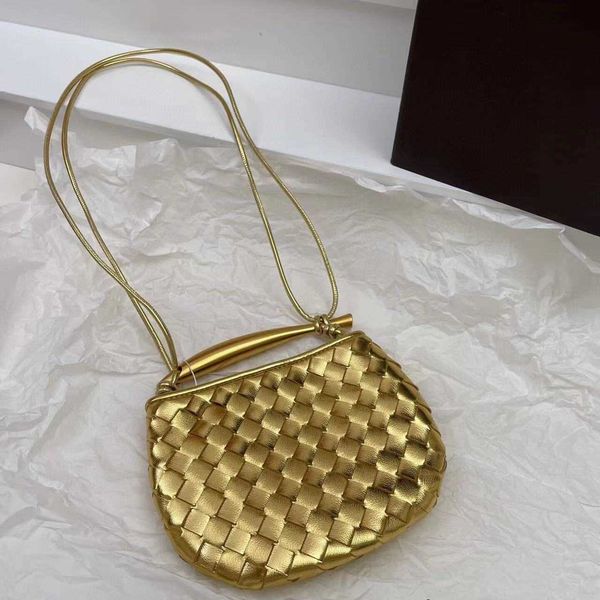 designer bag 2023 botacet designer vnenat bag classic ladies bags v woman bot for street fashion sardine shoulder metal handle woven messeng
designer bag 2023 botacet designer vnenat bag classic ladies bags v woman bot for street fashion sardine shoulder metal handle woven messeng