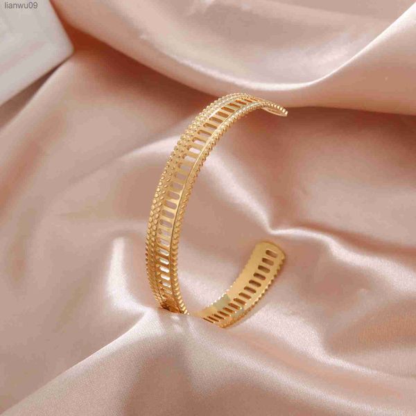 skyrim stainless steel gold color geometric cuff bracelet for women bohemia open bangle jewelry birthday gift for lover friends l230704, Black
skyrim stainless steel gold color geometric cuff bracelet for women bohemia open bangle jewelry birthday gift for lover friends l230704, Black