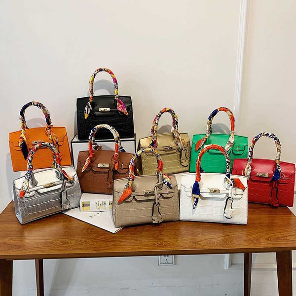 designer 2023 baobao women's new scarf handbag stone question shoulder simple and elegant crossbody bag
designer 2023 baobao women's new scarf handbag stone question shoulder simple and elegant crossbody bag