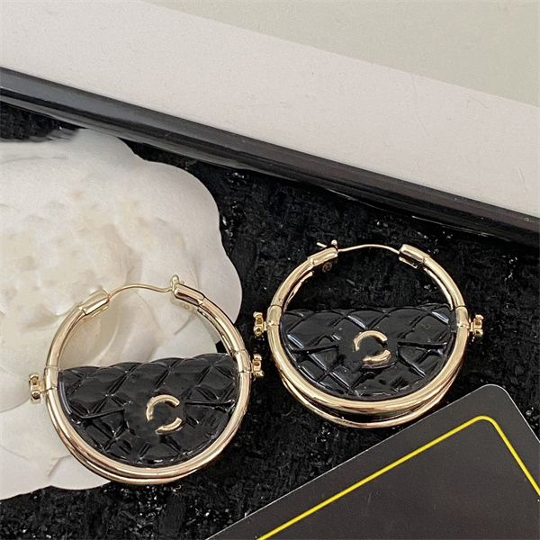 2023 new spring/summer ccity woman stud earrings letter c logo hoop earing designer luxury women jewelry accessories 57923, Golden;silver
2023 new spring/summer ccity woman stud earrings letter c logo hoop earing designer luxury women jewelry accessories 57923, Golden;silver