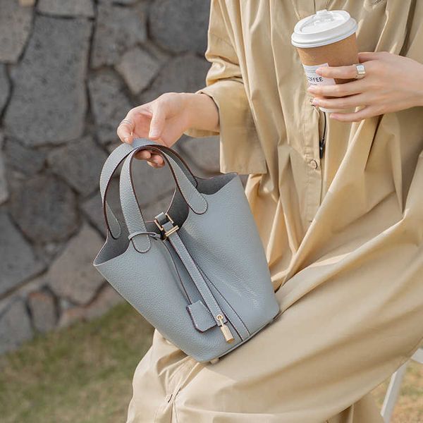 luxury picotin lock bag and fashionable trendy vegetable basket large capacity casual bucket layer cowhide handbag travel carrying mom'
luxury picotin lock bag and fashionable trendy vegetable basket large capacity casual bucket layer cowhide handbag travel carrying mom'