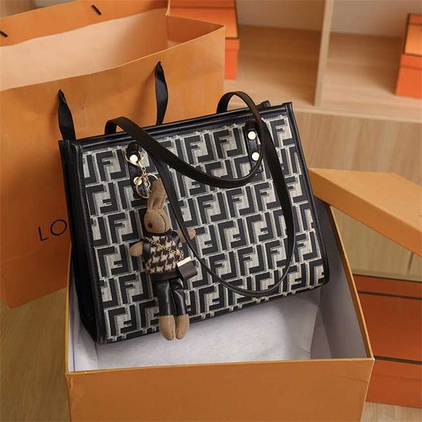 67% off 2023 new bagdesigner new women's printed shoulder large capacity fashion tote bag for trendy women
67% off 2023 new bagdesigner new women's printed shoulder large capacity fashion tote bag for trendy women