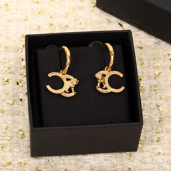 2023 luxury quality charm drop earring with lion shape in 18k gold plated have box stamp ps7313b, Golden
2023 luxury quality charm drop earring with lion shape in 18k gold plated have box stamp ps7313b, Golden