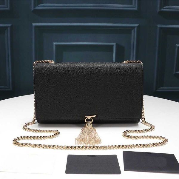 mirror quality designer tassels bags women chian classic shoulder bag black leather armpit bag leather crossbody luxurys handbag 230715
mirror quality designer tassels bags women chian classic shoulder bag black leather armpit bag leather crossbody luxurys handbag 230715