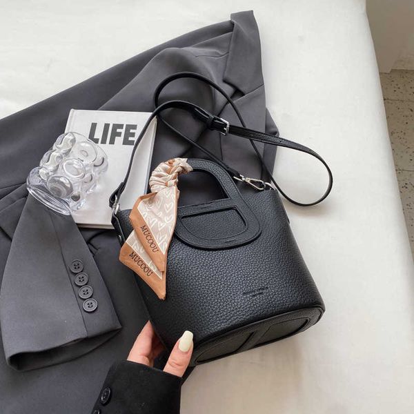luxury picotin lock bag handheld mukou macaron color large capacity bucket for women 2023 new silk scarf one shoulder cross body commuter qs
luxury picotin lock bag handheld mukou macaron color large capacity bucket for women 2023 new silk scarf one shoulder cross body commuter qs