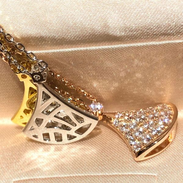 luxury necklace diamond necklace gold necklace pendant necklace brand designer ins minimalist female one word square clavicle chain personal, Silver
luxury necklace diamond necklace gold necklace pendant necklace brand designer ins minimalist female one word square clavicle chain personal, Silver