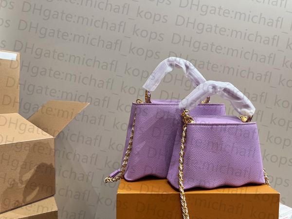 tote bag 1:1 mirror quality capuchines chain one shoulder women handbag classic flip bag leather metal magnetic snap closure opening designe
tote bag 1:1 mirror quality capuchines chain one shoulder women handbag classic flip bag leather metal magnetic snap closure opening designe