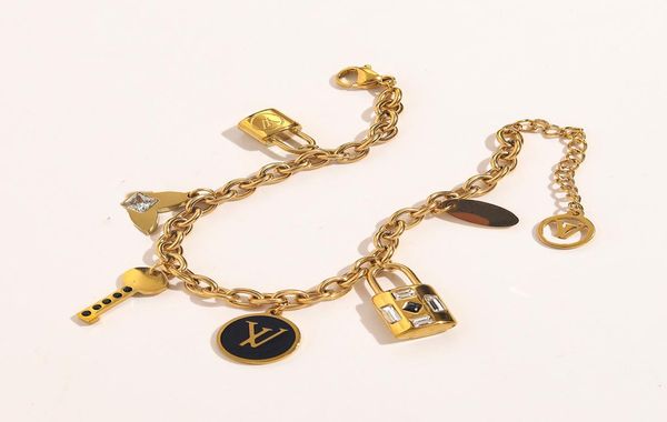 2022 new fashionable classic bracelets women bangle 18k gold plated stainless steel crystal lovers gift wristband cuff chain desig6323633, Black
2022 new fashionable classic bracelets women bangle 18k gold plated stainless steel crystal lovers gift wristband cuff chain desig6323633, Black