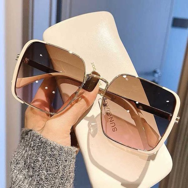 korean version of ins style light colored women 2023 new high-end sunglasses for men's street pgraphy travel seaside glasses, White;black
korean version of ins style light colored women 2023 new high-end sunglasses for men's street pgraphy travel seaside glasses, White;black
