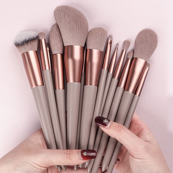 makeup tools 13pcs brushes set with bag soft fluffy for cosmetics foundation blush powder eyeshadow blending brush beauty 230720
makeup tools 13pcs brushes set with bag soft fluffy for cosmetics foundation blush powder eyeshadow blending brush beauty 230720