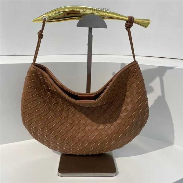 2023 designer woven sardine new bag leather handbag fashion leisure premium metal handle half moon portable women's 24by
2023 designer woven sardine new bag leather handbag fashion leisure premium metal handle half moon portable women's 24by