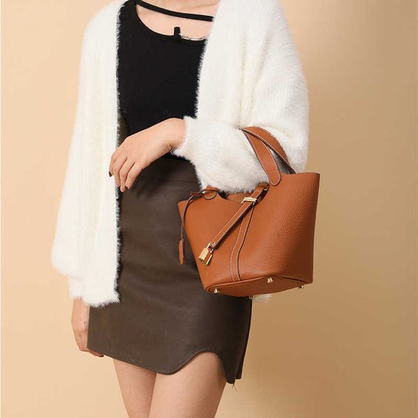 original luxury picotin lock bag new 2023 layer cowhide hand sewn wax thread vegetable basket large capacity simple style handbag z8r0
original luxury picotin lock bag new 2023 layer cowhide hand sewn wax thread vegetable basket large capacity simple style handbag z8r0