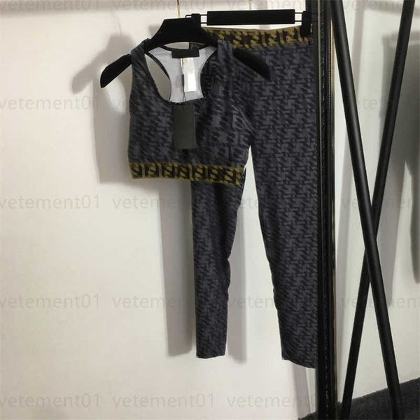 summer lady yoga workout clothe double f letter printed tank high waisted skinny bottoms sweatpants two piece set designer fitness tracksuit
summer lady yoga workout clothe double f letter printed tank high waisted skinny bottoms sweatpants two piece set designer fitness tracksuit