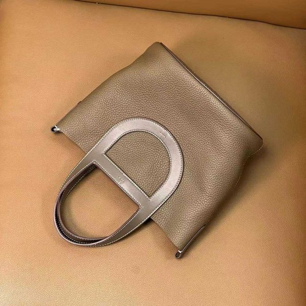 luxury picotin lock bag women's baobao spring summer 2023 new high grade single shoulder crossbody handbag pig nose vegetable basket bu
luxury picotin lock bag women's baobao spring summer 2023 new high grade single shoulder crossbody handbag pig nose vegetable basket bu