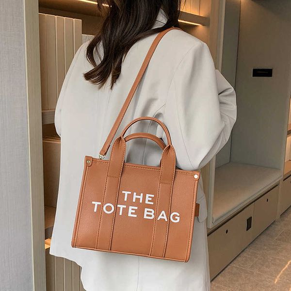 fashion designer handbag printed letter handheld tote bag new autumn high capacity shoulder bag crossbody women's bag
fashion designer handbag printed letter handheld tote bag new autumn high capacity shoulder bag crossbody women's bag