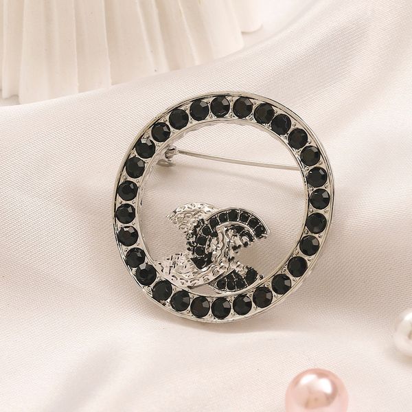 2023 pearl brooch advanced design hollow-out letter clothing accessories retro temperament brooch pin, Gray
2023 pearl brooch advanced design hollow-out letter clothing accessories retro temperament brooch pin, Gray