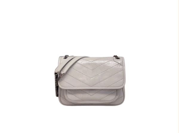 9a retro leather wandering bag small square chain one-shoulder diagonal bag women's bag luxury custom bag handbag
9a retro leather wandering bag small square chain one-shoulder diagonal bag women's bag luxury custom bag handbag