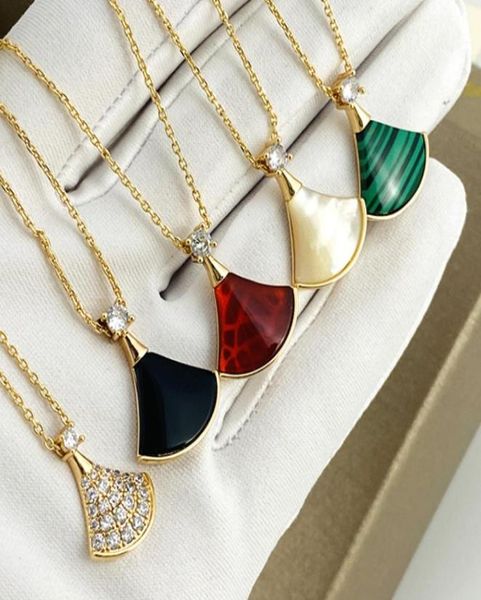 luxury brand skirt necklace men and women white fritillary clavicle chain fashion couple pendant christmas valentine8680501, Silver
luxury brand skirt necklace men and women white fritillary clavicle chain fashion couple pendant christmas valentine8680501, Silver