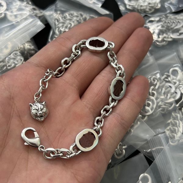 retro silver letter carved pattern bracelets luxury women bracelet chain vintage bangles brass material jewelry holiday gifts cgub1 --05, Black
retro silver letter carved pattern bracelets luxury women bracelet chain vintage bangles brass material jewelry holiday gifts cgub1 --05, Black