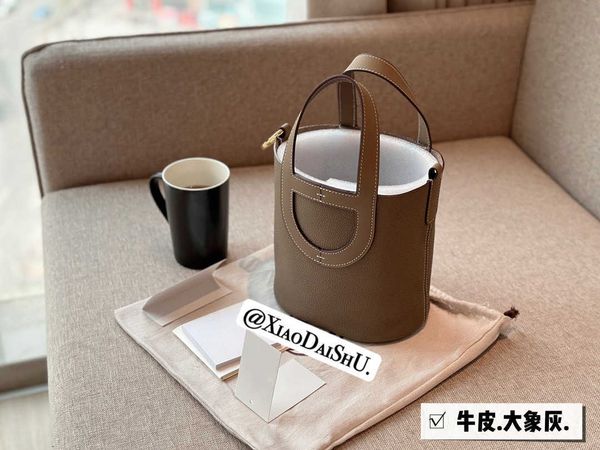 luxury picotin lock bag and spring summer new layer cowhide texture pig nose vegetable basket water bucket shopping handheld women's cm
luxury picotin lock bag and spring summer new layer cowhide texture pig nose vegetable basket water bucket shopping handheld women's cm