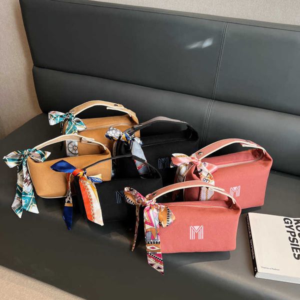 spring/summer new handbag simple and lightweight handbag western wash bag makeup bag travel storage bag
spring/summer new handbag simple and lightweight handbag western wash bag makeup bag travel storage bag