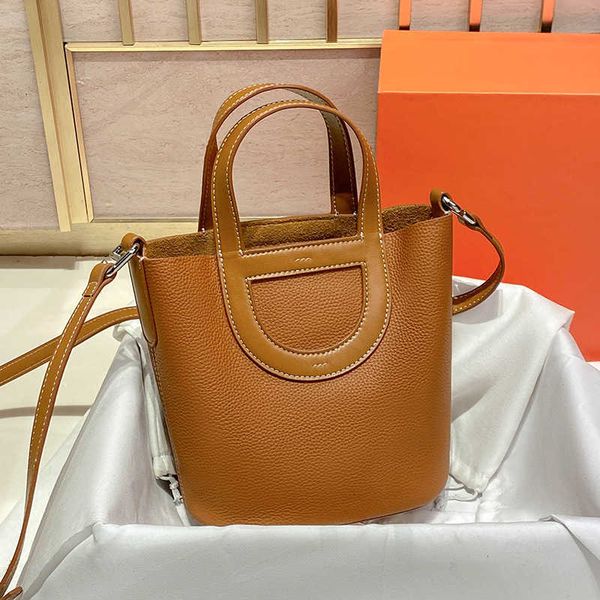luxury picotin lock bag togo layer cowhide pig nose vegetable basket light handheld water bucket one shoulder crossbody high grade genuine l
luxury picotin lock bag togo layer cowhide pig nose vegetable basket light handheld water bucket one shoulder crossbody high grade genuine l