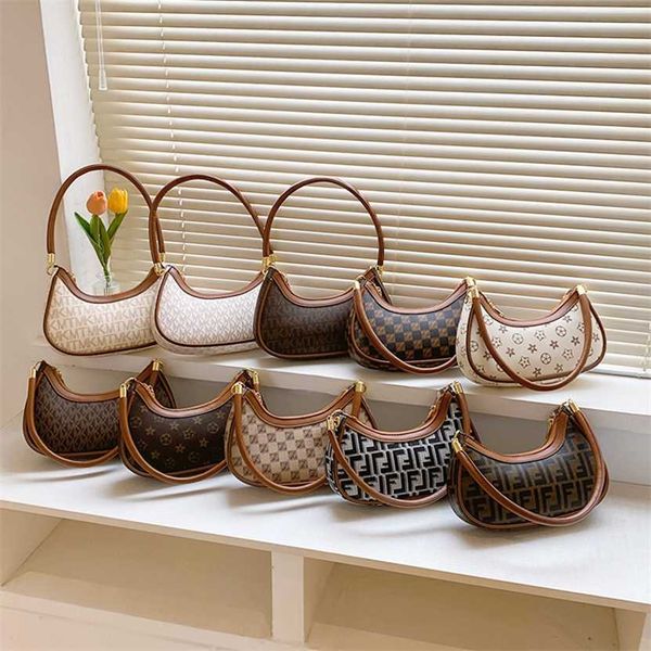 60% off designer summer new presbyopia small design trend one shoulder handbag women's underarm bag
60% off designer summer new presbyopia small design trend one shoulder handbag women's underarm bag