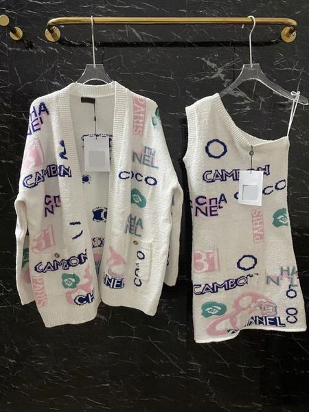 fashion womens sweaters luxury brand winter contrast embroid patchwork long sleeve cardigans women design buttons pockets vintage sweater si, White;black
fashion womens sweaters luxury brand winter contrast embroid patchwork long sleeve cardigans women design buttons pockets vintage sweater si, White;black