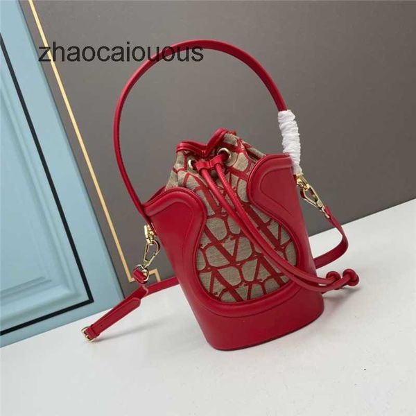 2023 valentins bag handbags bags crossbody beach spring/summer luxury handbags classic designer new cowhide bucket fashion handheld handbag
2023 valentins bag handbags bags crossbody beach spring/summer luxury handbags classic designer new cowhide bucket fashion handheld handbag