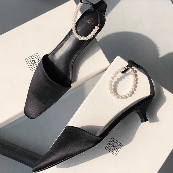 little pearl lace women's shoes toteme new black satin cat heel fashion sandals french muller baotou sandals
little pearl lace women's shoes toteme new black satin cat heel fashion sandals french muller baotou sandals