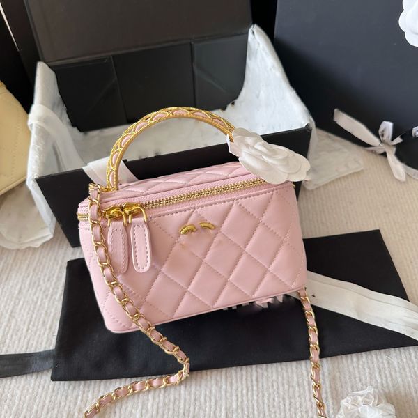 chanei designer crossbody bag shoulder bags makeup bag luxurys handbags womenspurses coinbags hollow handle zipper opening and closing16*10*
chanei designer crossbody bag shoulder bags makeup bag luxurys handbags womenspurses coinbags hollow handle zipper opening and closing16*10*