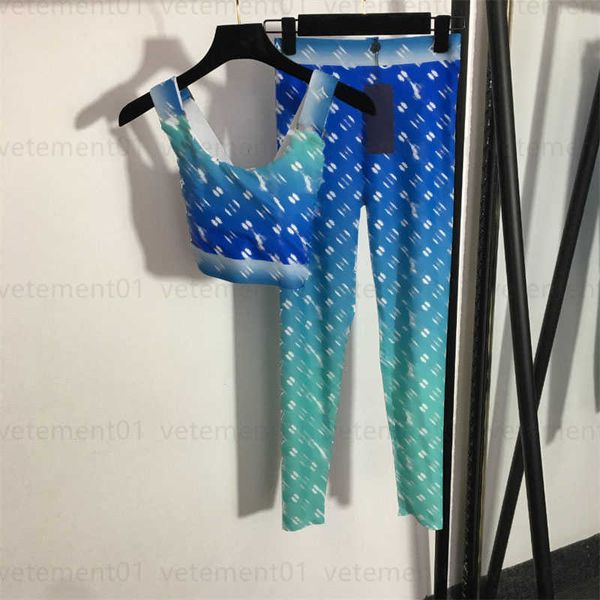 women workout fitness sweat wear gradient color old flower logo printed camisole tank with chest pad stretch slim bottom pant designer track
women workout fitness sweat wear gradient color old flower logo printed camisole tank with chest pad stretch slim bottom pant designer track