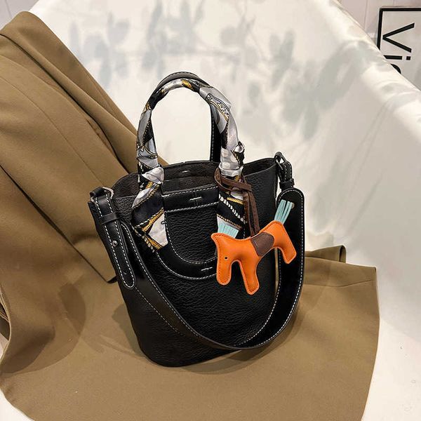luxury picotin lock bag women's baobao spring summer 2023 new high grade single shoulder crossbody handbag pig nose vegetable basket bu
luxury picotin lock bag women's baobao spring summer 2023 new high grade single shoulder crossbody handbag pig nose vegetable basket bu