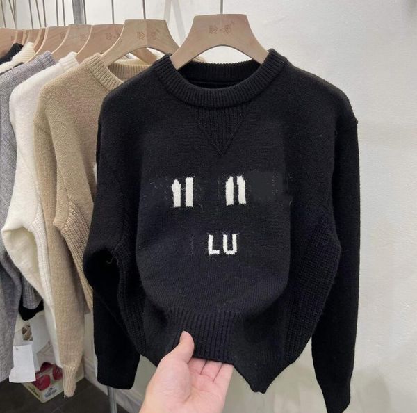fashion womens wool sweater embroidery cardigan coat miu designer sweaters jacket knitwear clothes, White;black
fashion womens wool sweater embroidery cardigan coat miu designer sweaters jacket knitwear clothes, White;black
