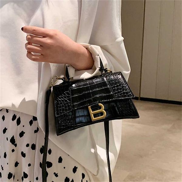 60% off designer hourglass new fashion versatile shoulder b letter crossbody small body bag handbag women's advanced sense
60% off designer hourglass new fashion versatile shoulder b letter crossbody small body bag handbag women's advanced sense