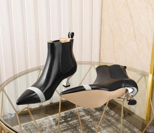 2021g new high end martin boots female british wind thick with boots ladies motorcycle straps short boots original box delivery4636023
2021g new high end martin boots female british wind thick with boots ladies motorcycle straps short boots original box delivery4636023